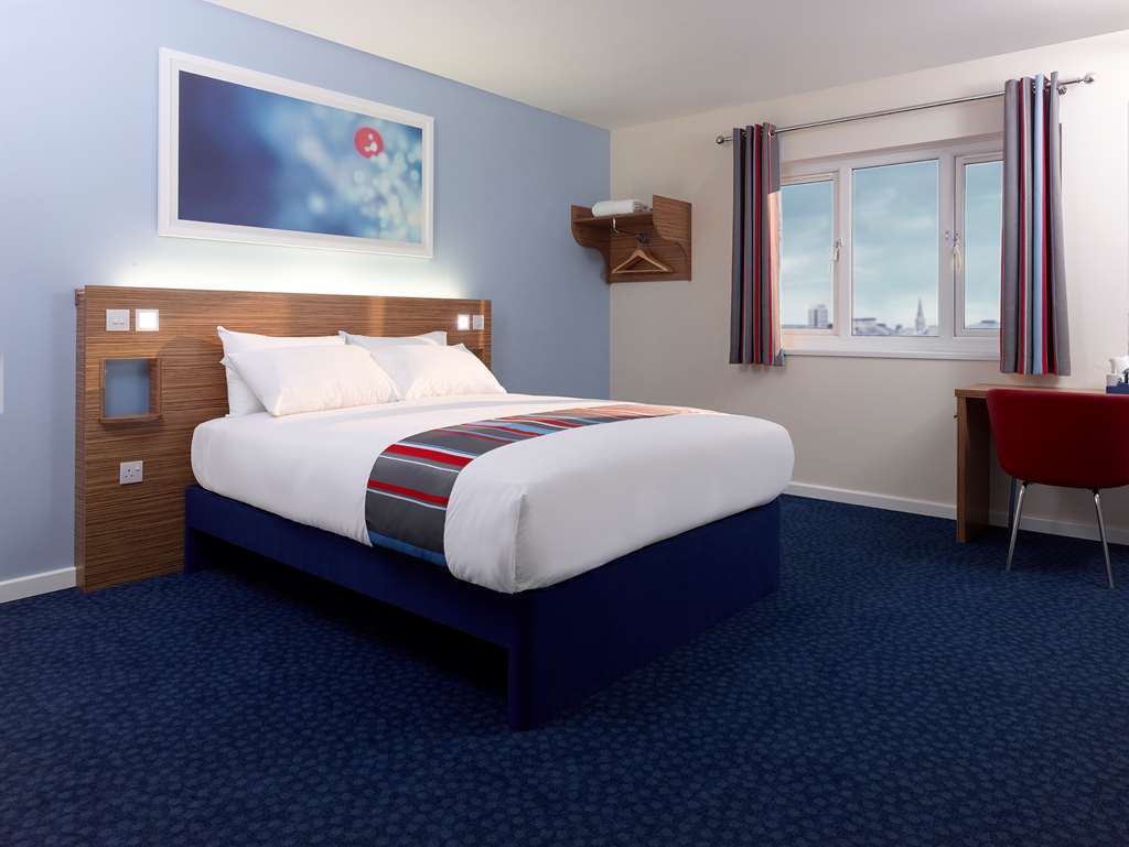Travelodge Bournemouth Cooper Dean Room photo