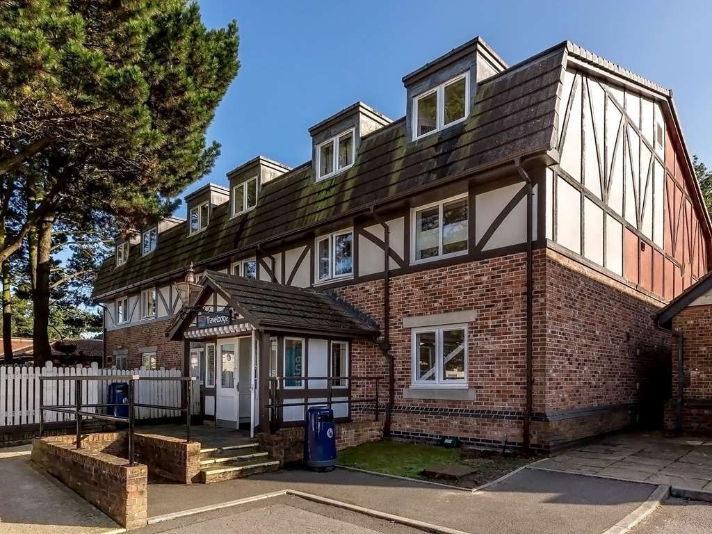 Travelodge Bournemouth Cooper Dean Exterior photo