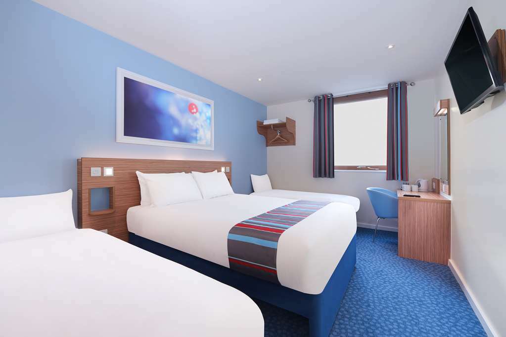Travelodge Bournemouth Cooper Dean Room photo